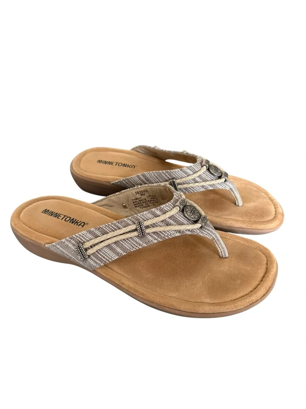 Minnetonka Women’s Silverbay Sandal Beige Gray Striped Thong Sandals Size 9